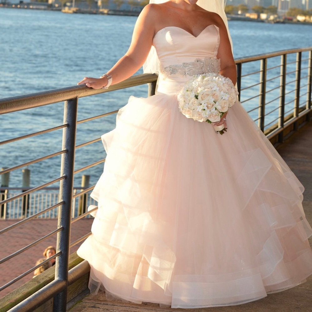 LAZARO WEDDING GOWN - Picture 4 of 6